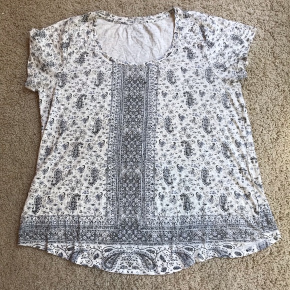 Lucky Brand Tops - LUCKY BRAND soft pattern tee 1X